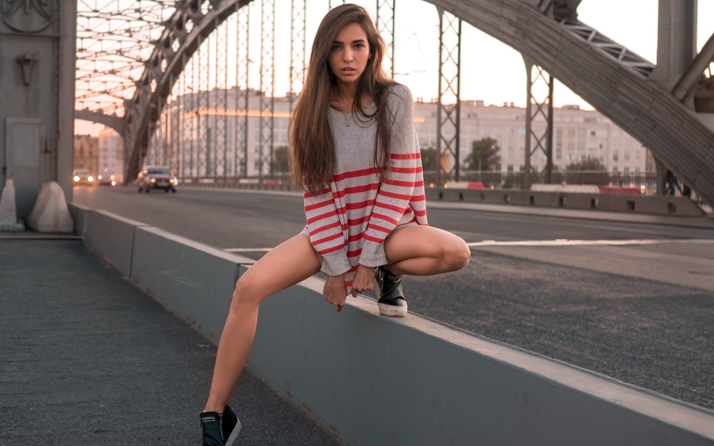 women, portrait, sneakers, bridge, women outdoors, skinny, necklace, tanned