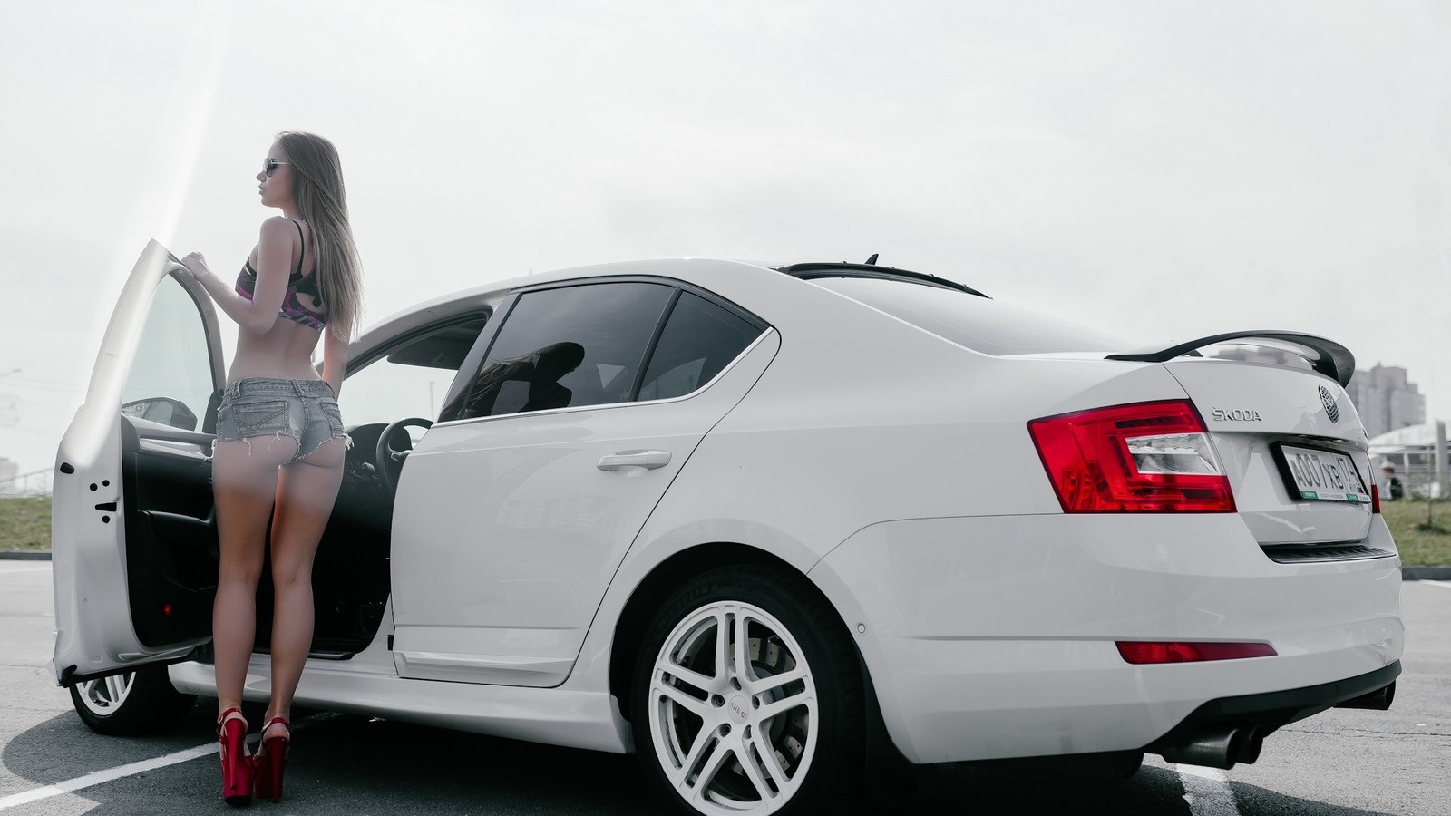 women, blonde, jean shorts, brunette, ass, sports bra, top, women with cars, high heels, women outdoors, sunglasses