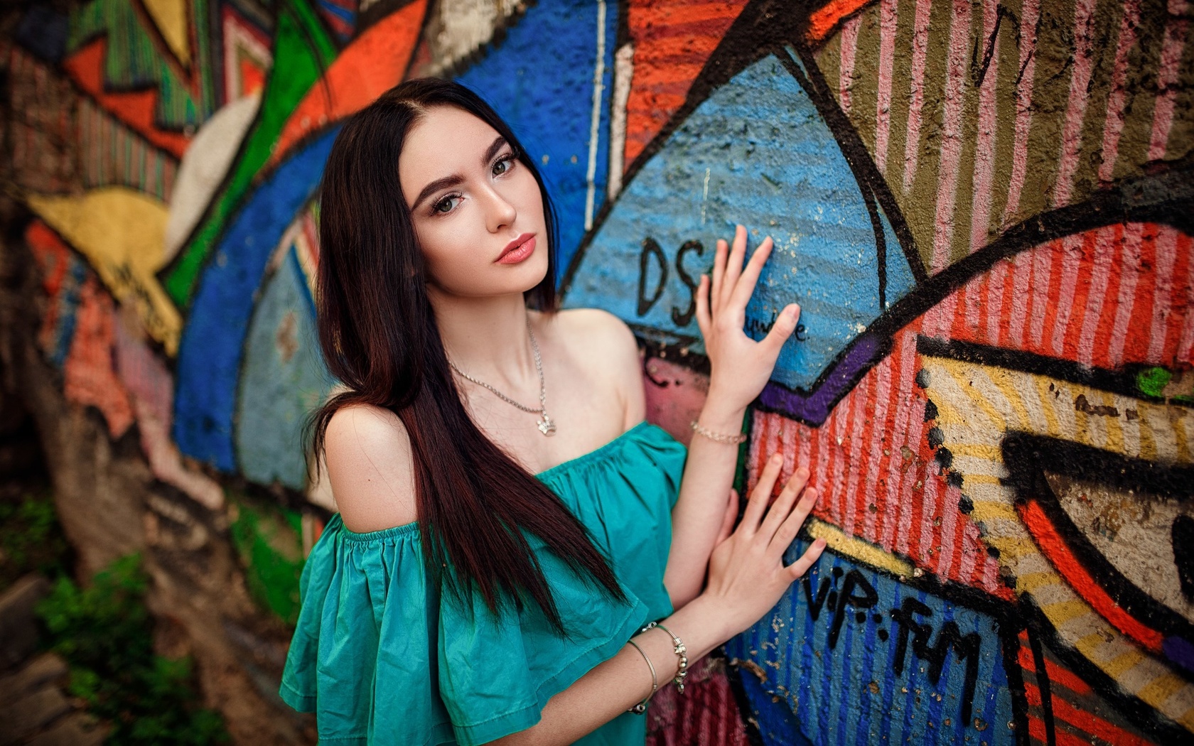 women, portrait, bare shoulders, necklace, wall, hakan erenler,alina