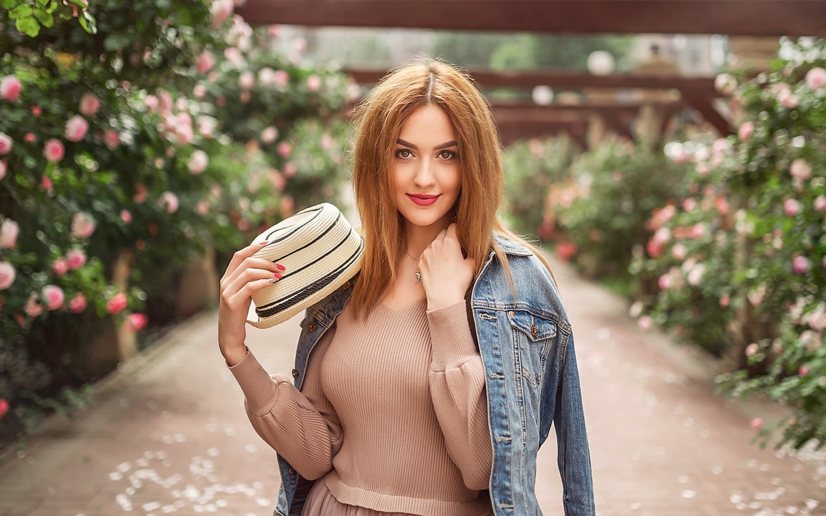 women, portrait, hat, kristina kardava, smiling, women outdoors, necklace, depth of field