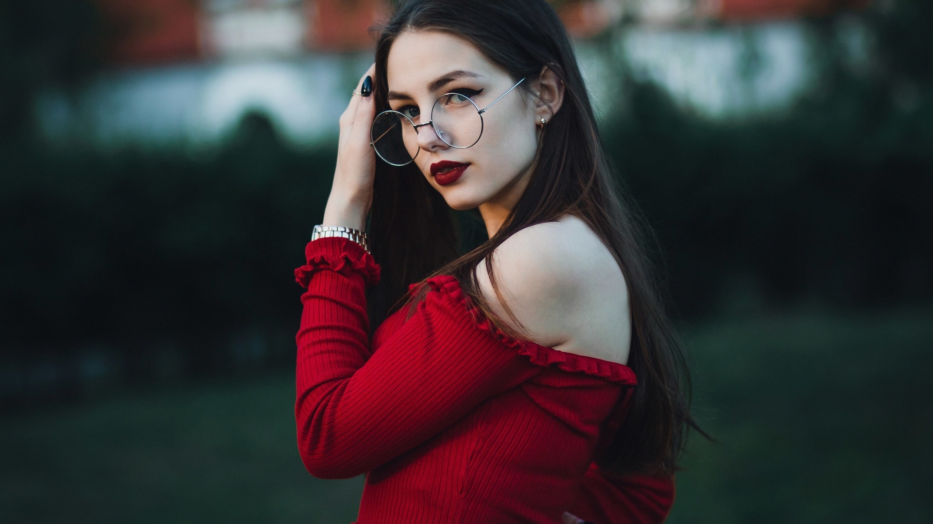 women, portrait, red lipstick, women with glasses, women outdoors, bare shoulders, depth of field, black nails, eyeliner