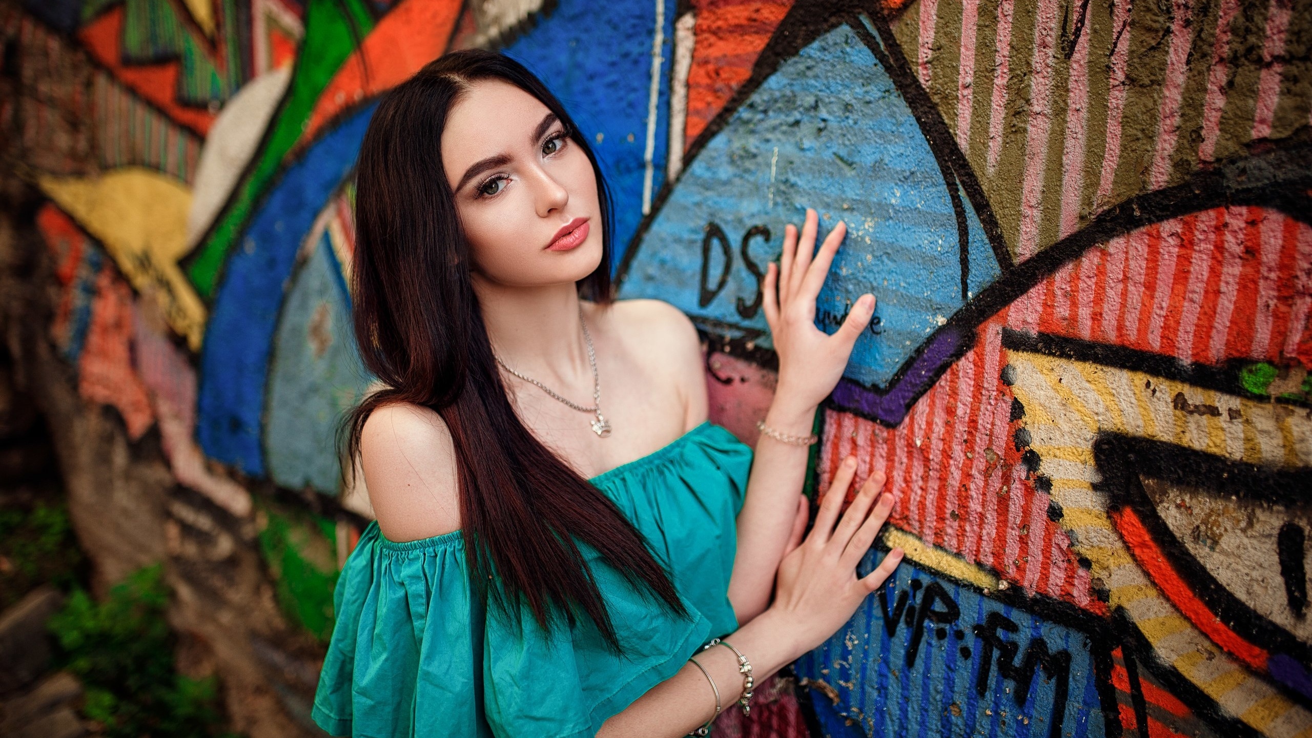 women, portrait, bare shoulders, necklace, wall, hakan erenler,alina