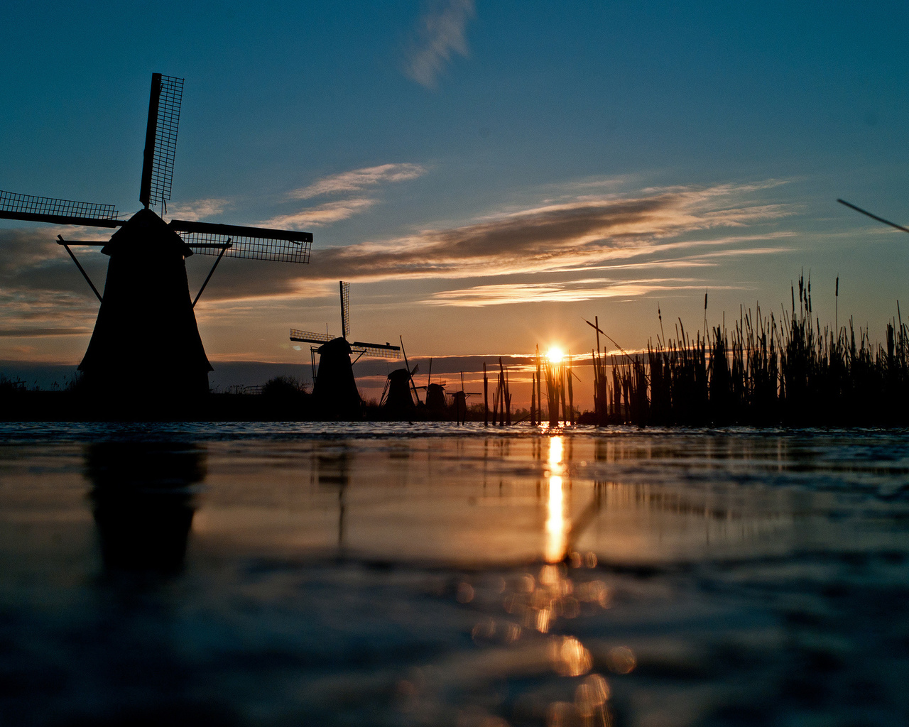 channel, windmill, the sun, the sky, grass, river, sunset,     ?, , , , , , , , , , 