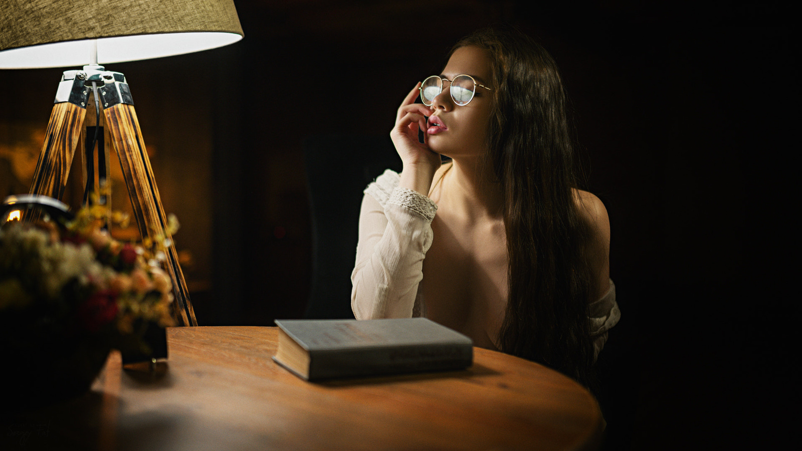 women, sergey fat, table, lamp, books, women with glasses, portrait, pink lipstick, long hair