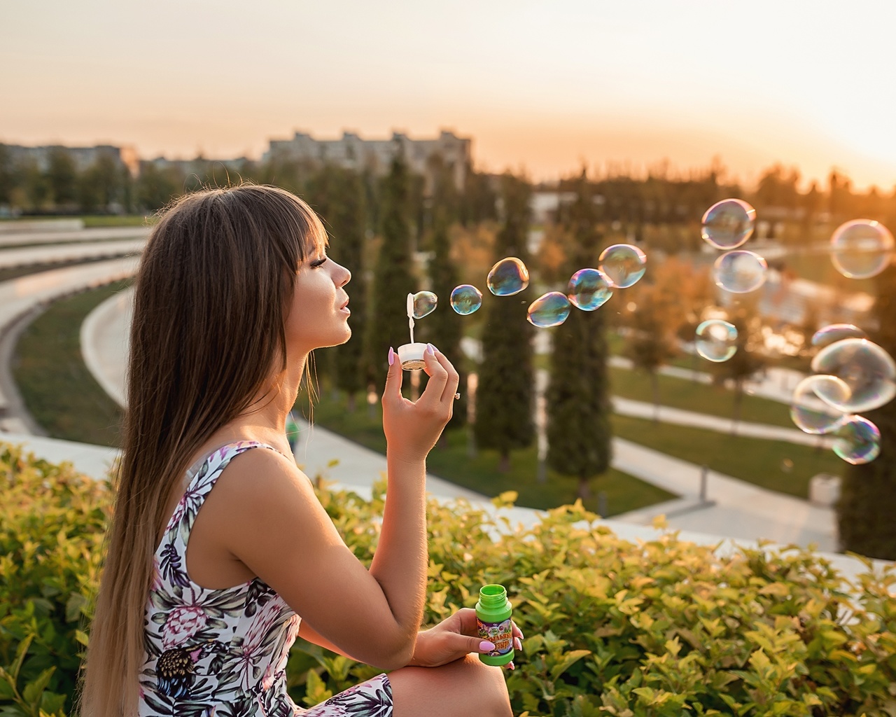 women, portrait, dress, long hair, women outdoors, bubbles, galitsky park, park, pink nails, sunset