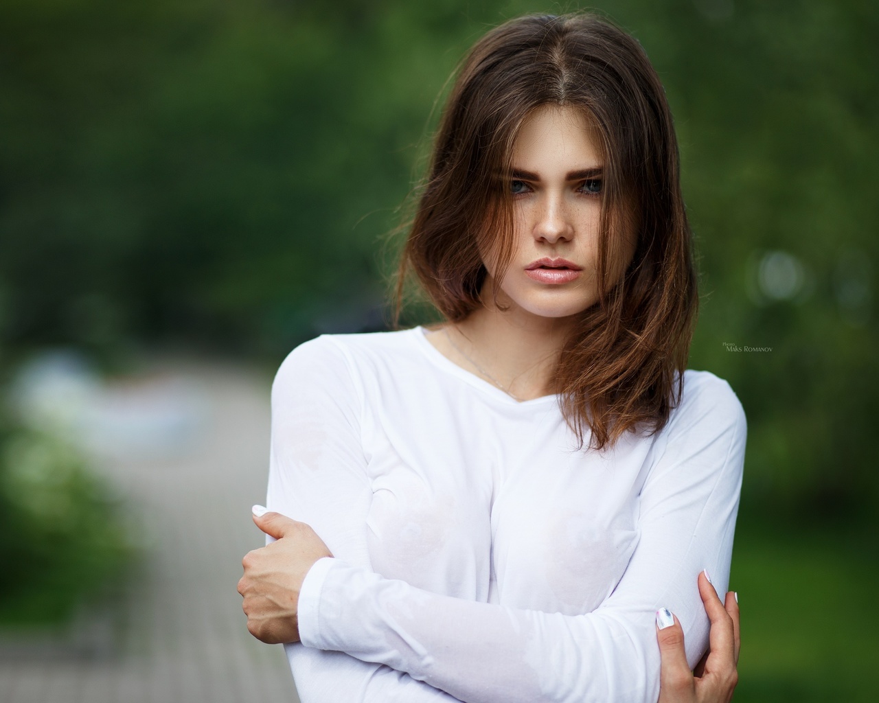 women, maksim romanov, portrait, arms crossed, women outdoors