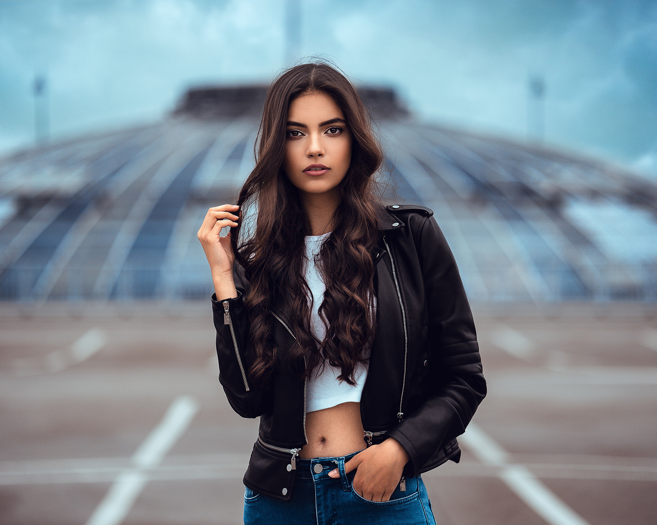 women, portrait, belly, jeans, leather jackets, women outdoors