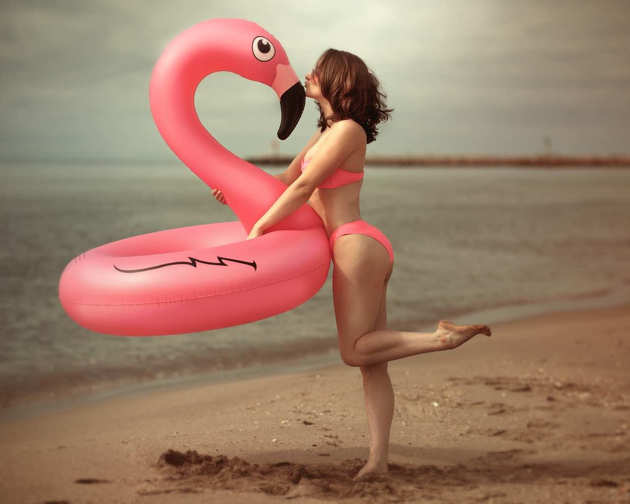 women, inflatable chair, pink bikinis, sand, sea, ass, women outdoors, laurent kace, brunette, sunglasses