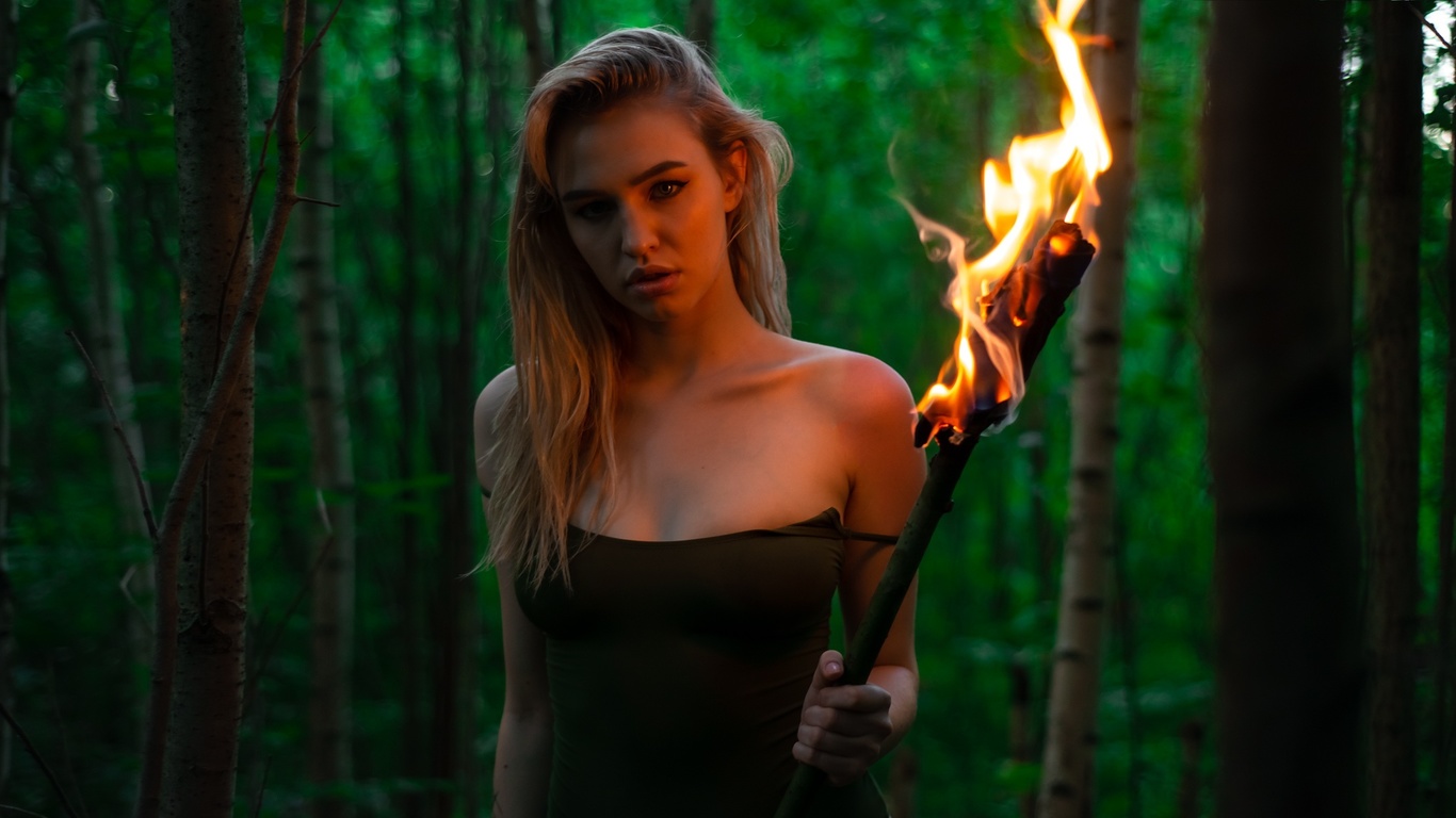 women, torches, blonde, bare shoulders, portrait, eyeliner, juicy lips