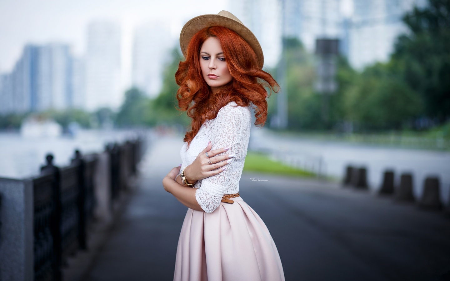 women, redhead, maksim romanov, portrait, women outdoors, hat, arms crossed