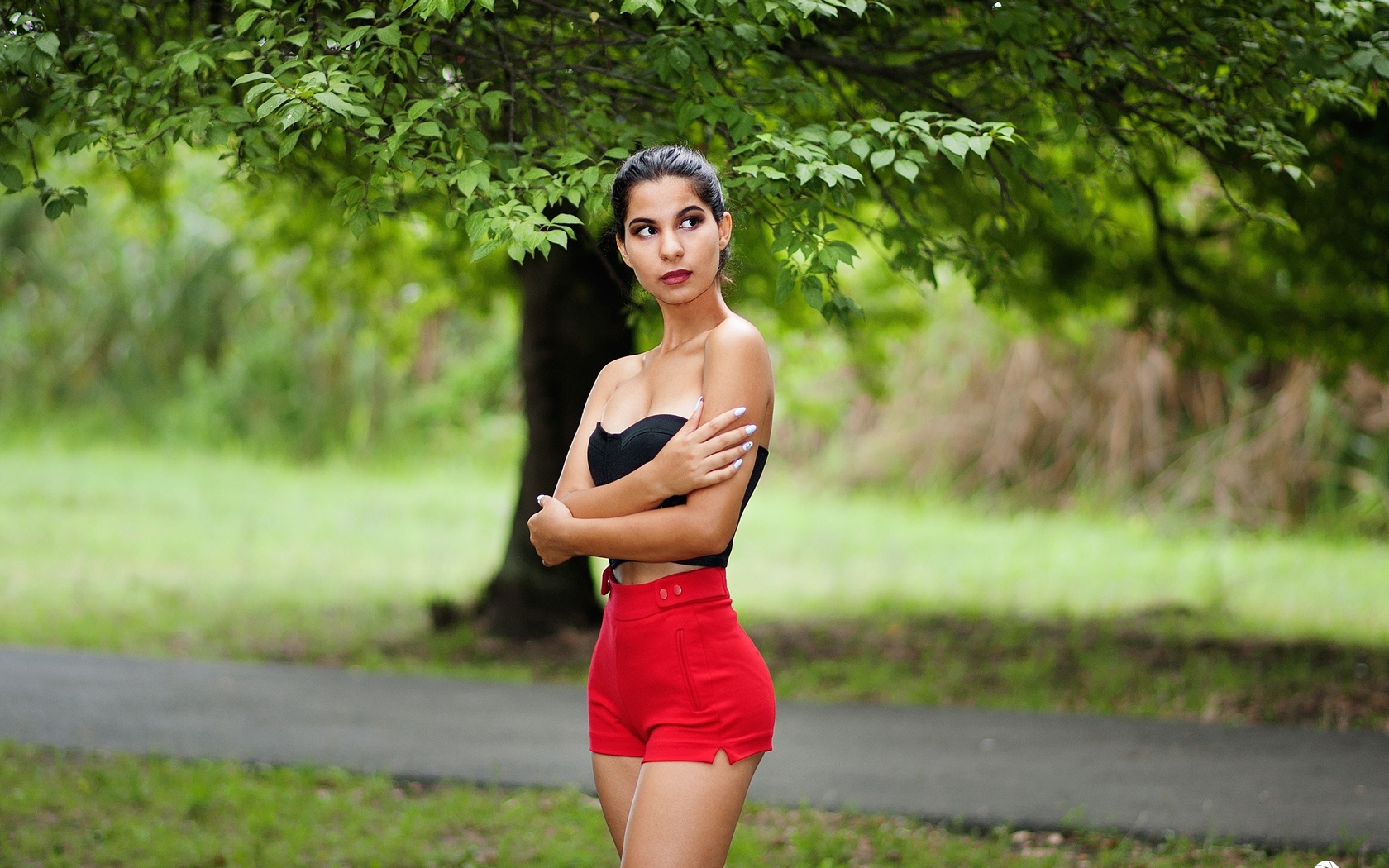 women, portrait, trees, brunette, arms crossed, women outdoors, looking away, grass