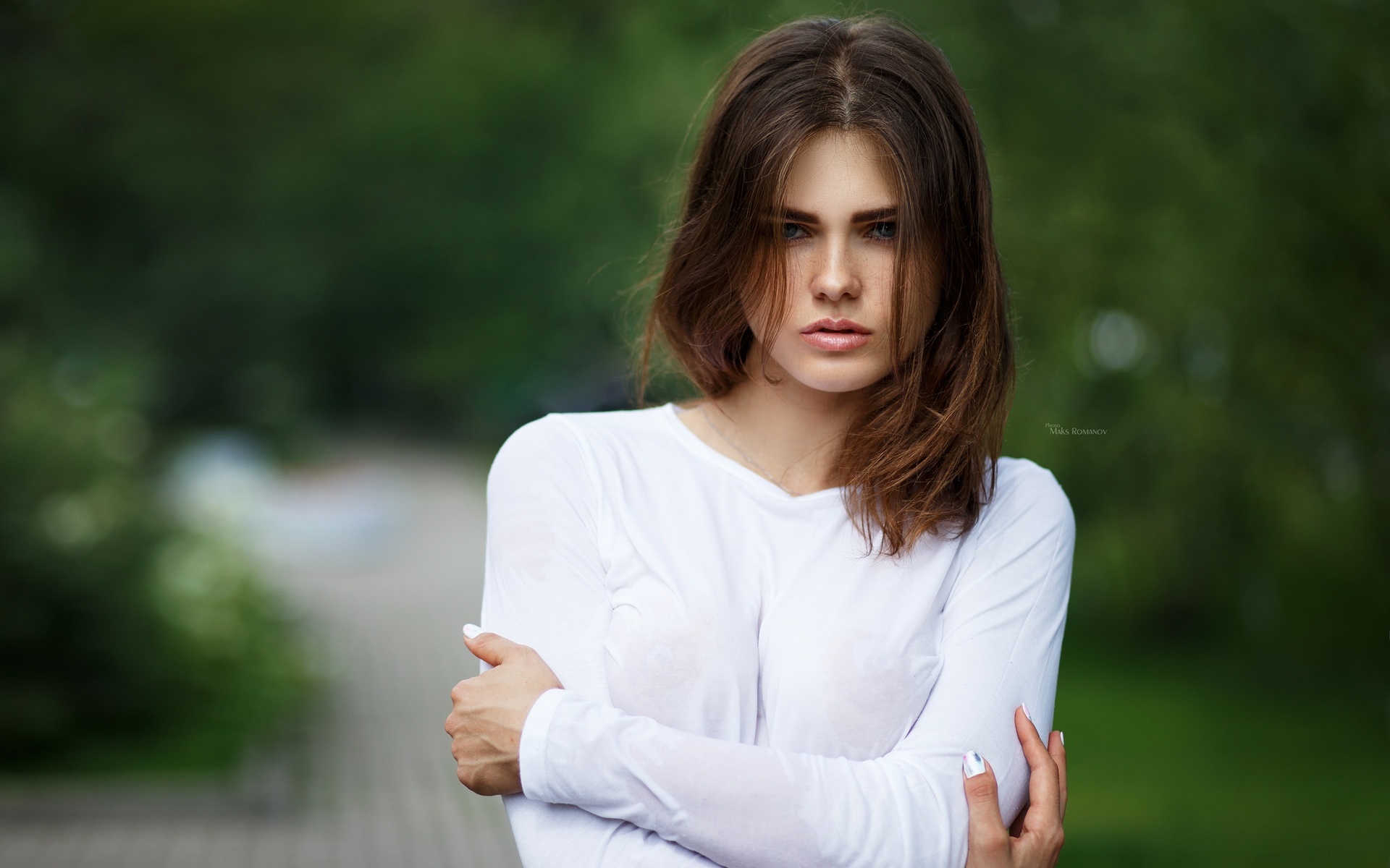 women, maksim romanov, portrait, arms crossed, women outdoors