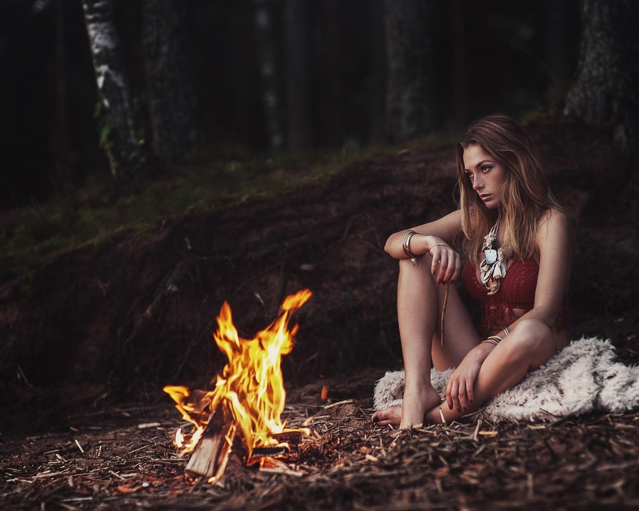 women, model, sitting, fire, looking away, women outdoors, olga kobzar