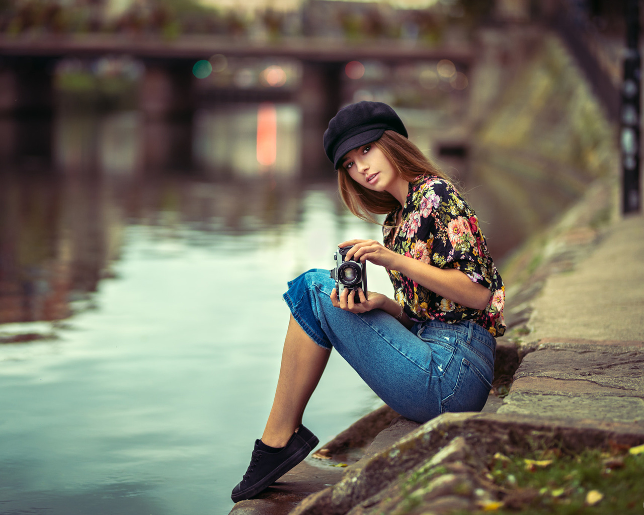 women, denim, portrait, river, lods franck, camera, sitting, pink lipstick, sneakers