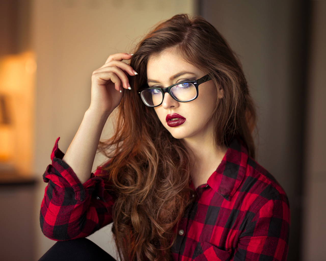 women, portrait, lods franck, plaid shirt, women with glasses