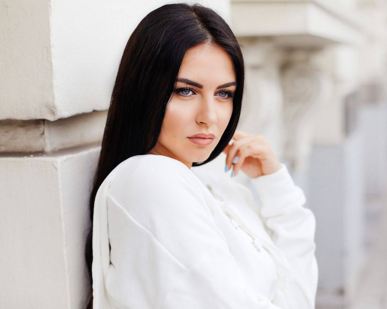 women, aurela skandaj, portrait, long hair