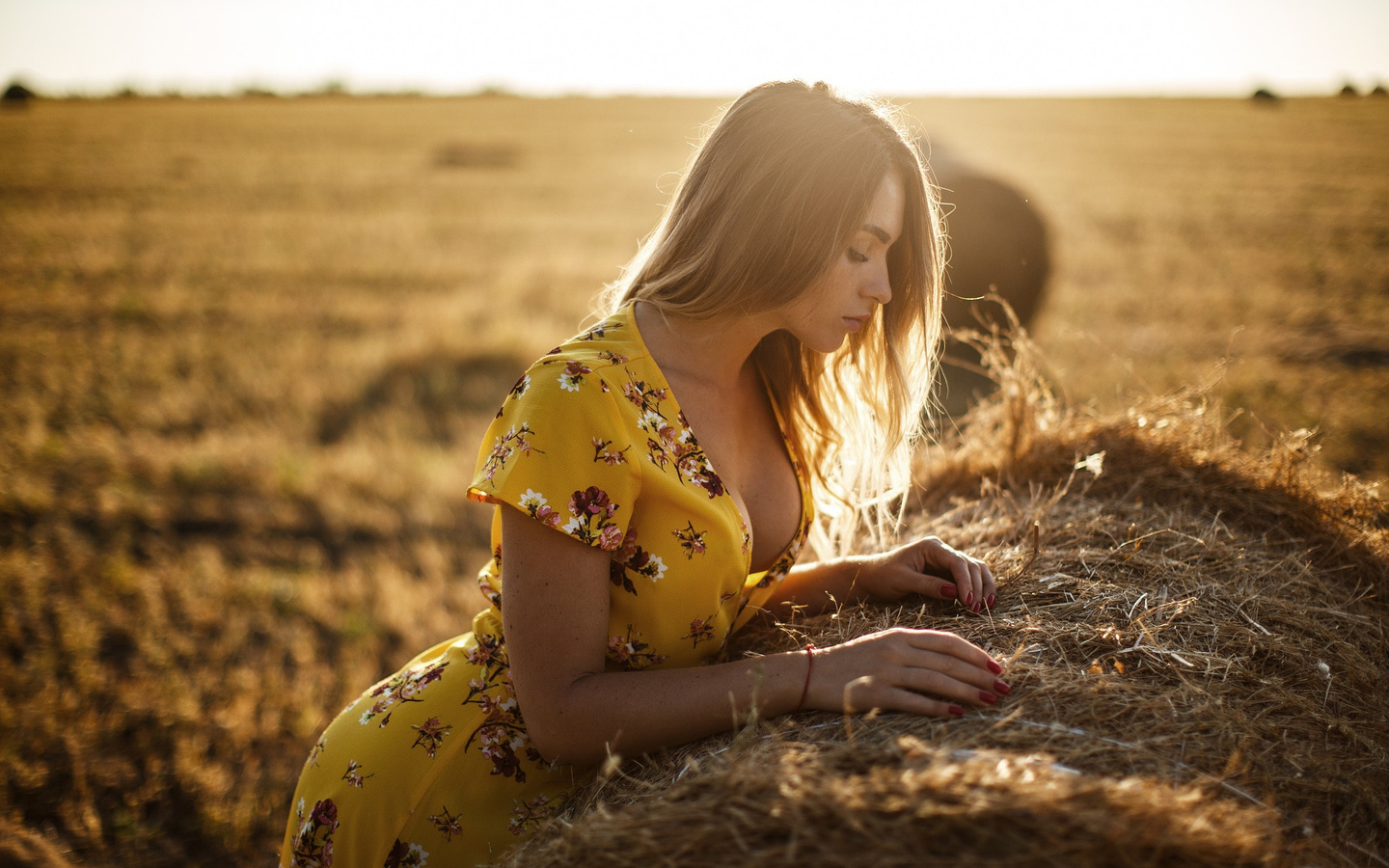 women, hay, red nails, yellow dress, blonde, women outdoors, cleavage, portrait