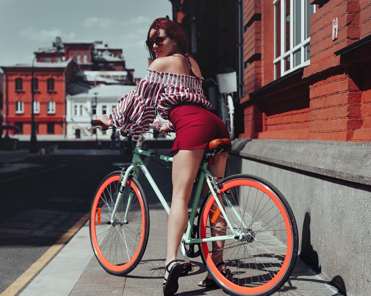 women, sandals, redhead, sunglasses, ass, bare shoulders, women with bicycles