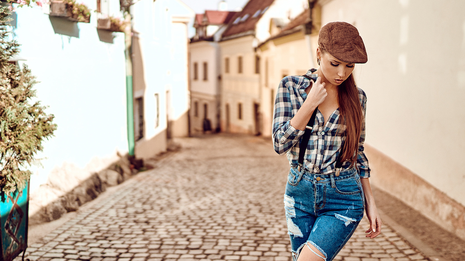 women, plaid shirt, suspenders, torn jeans, portrait