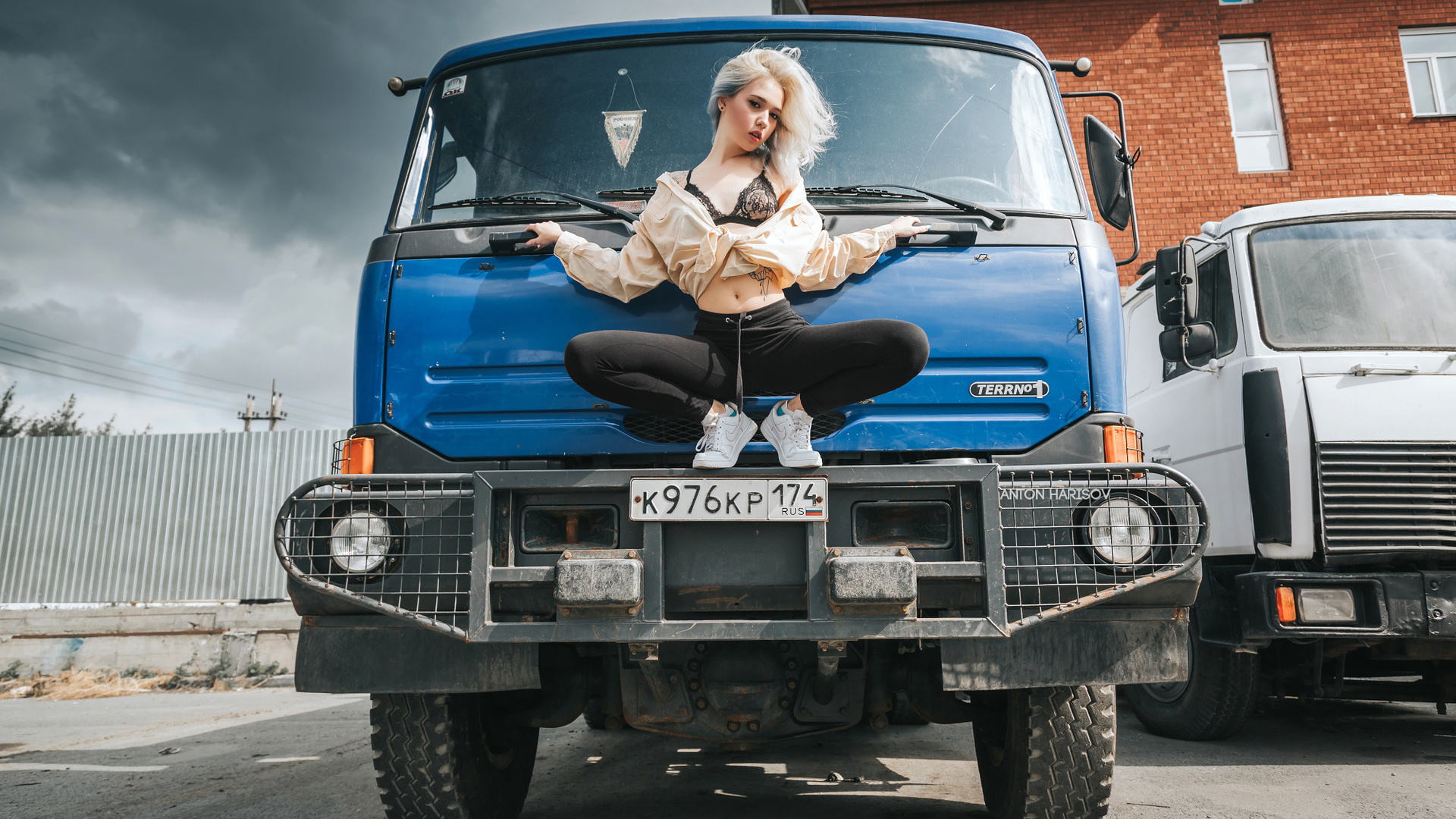 women, blonde, dyed hair, anton harisov, trucks, sneakers, black bras, squatting, nike, tattoo