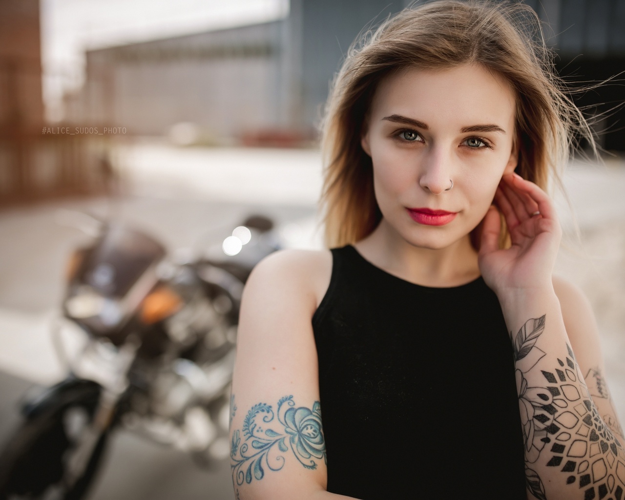 women, blonde, black clothing, tattoo, portrait, women with motorcycles, women outdoors, yamaha, nose ring