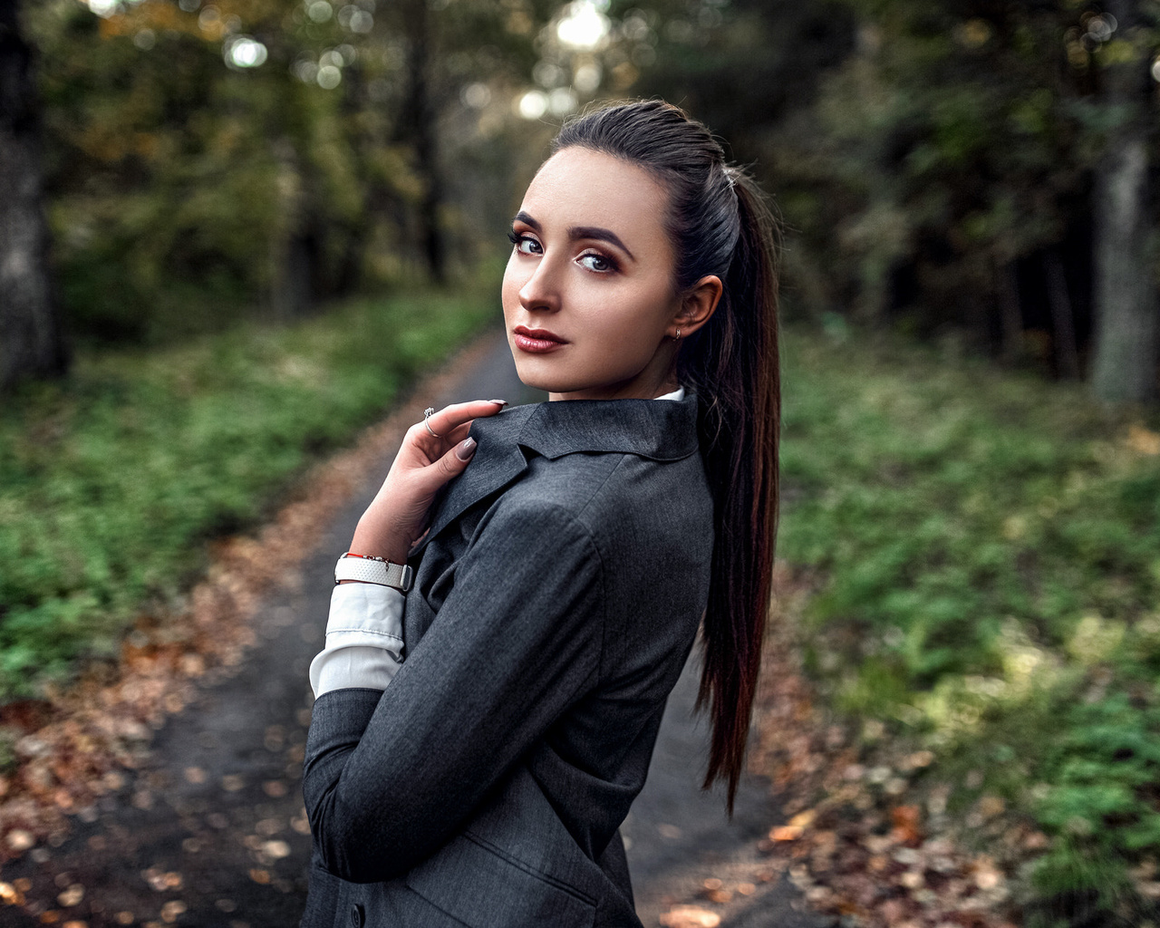 women, portrait, trees, depth of field, women outdoors, road, andrius stankunas