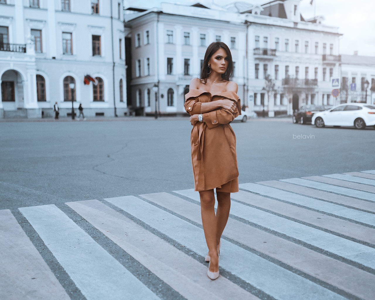 women, bare shoulders, women outdoors, arms crossed, car, alexander belavin, high heels, street