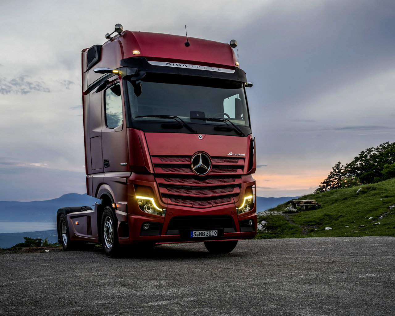 mercedes-benz actros, new truck, 4x2, red actros, german trucks, mercedes