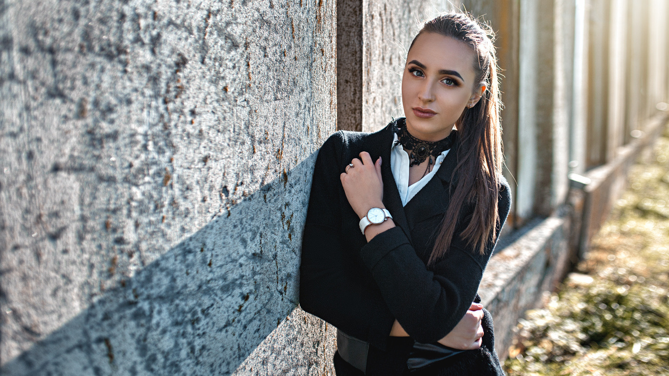 women, portrait, wall, women outdoors, depth of field