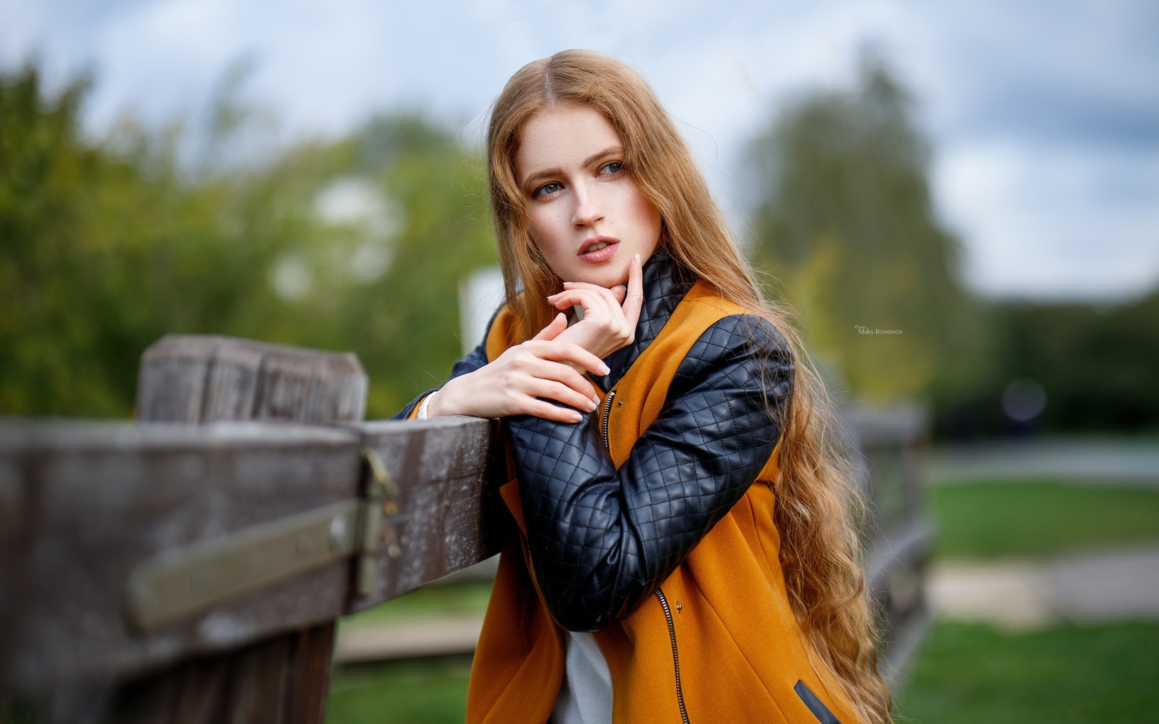 women, maksim romanov, blonde, long hair, portrait, fence