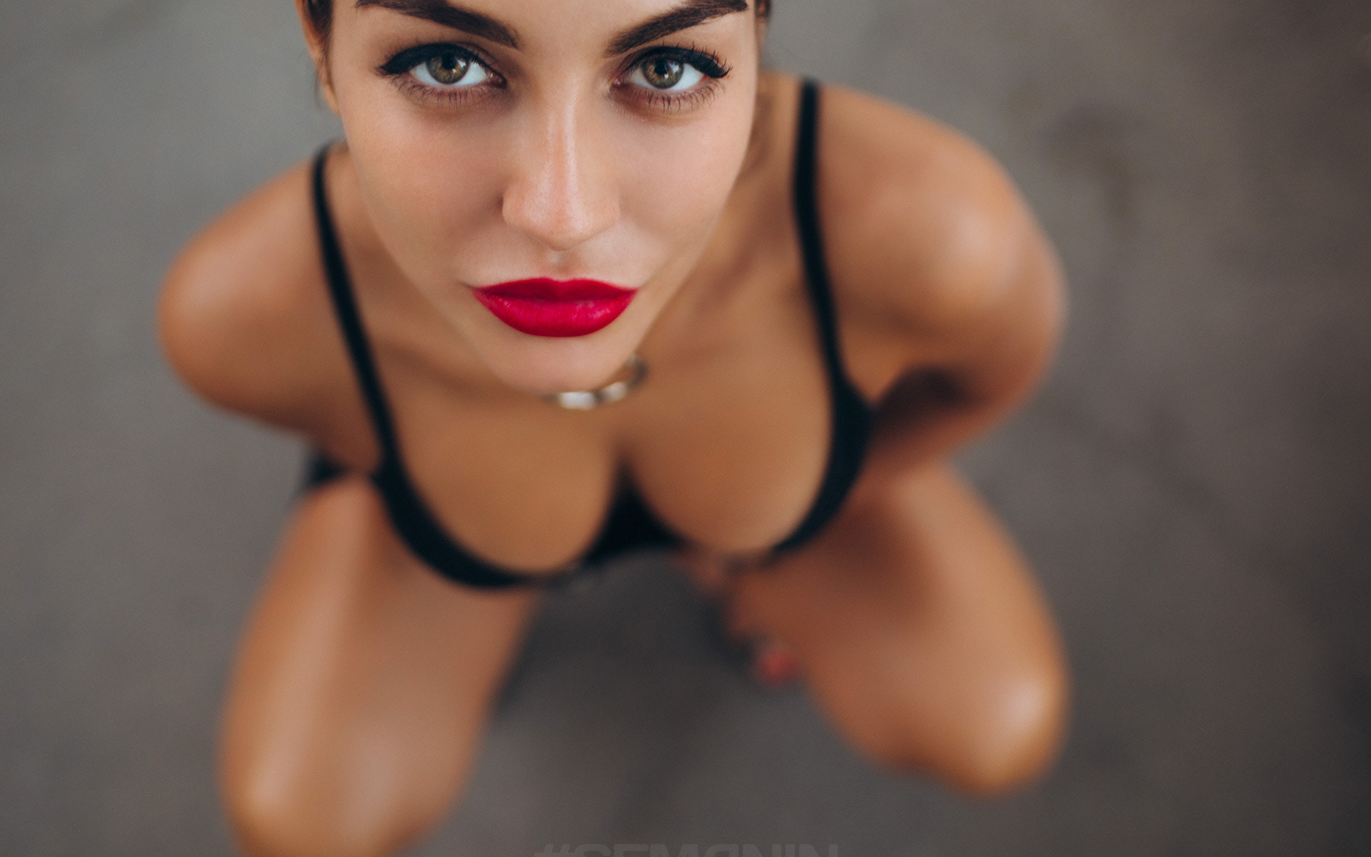 women, black dress, red lipstick, tight dress, squatting, face, aleksandr semanin