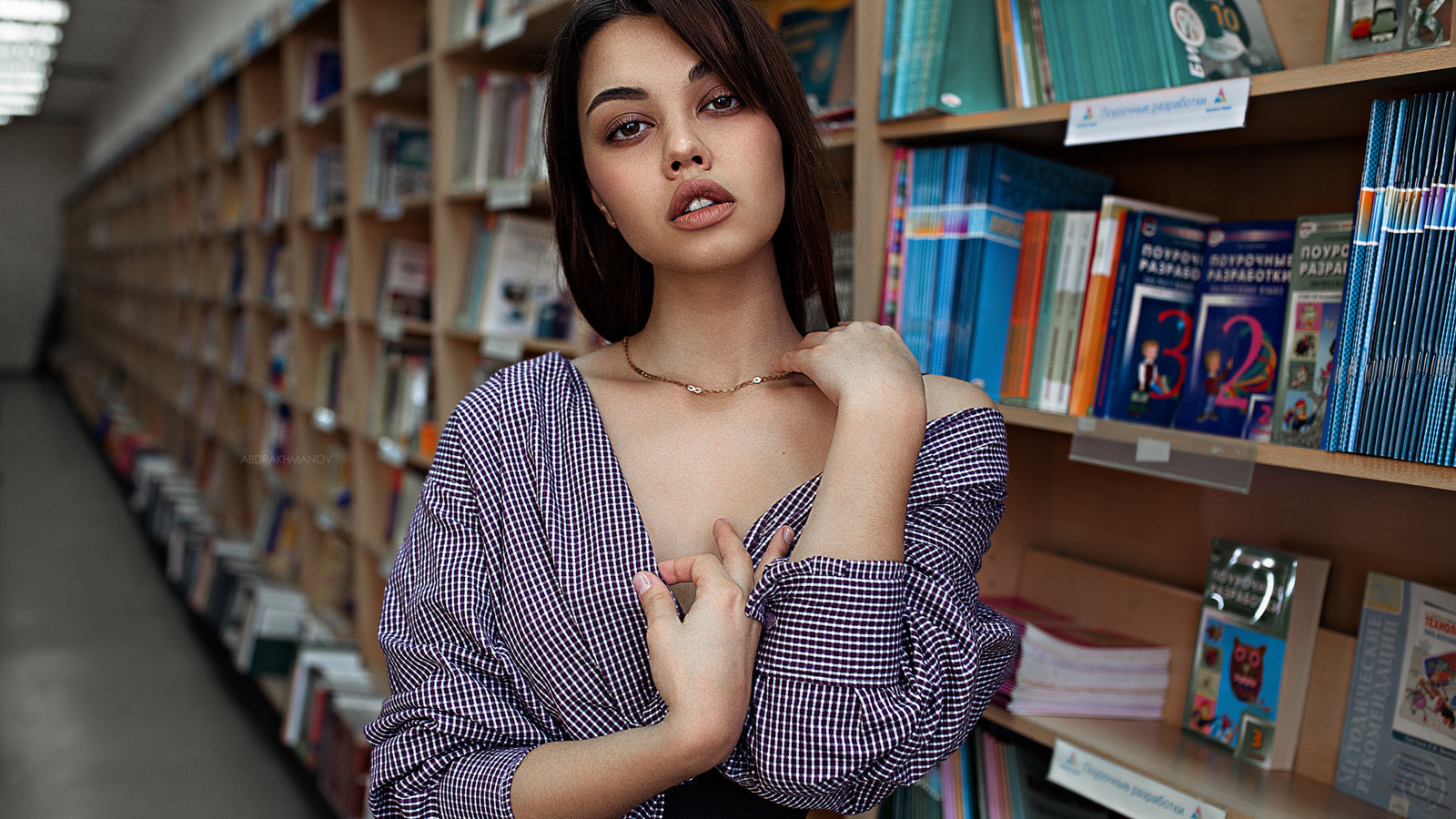 women, portrait, books, necklace, brunette, lenar abdrakhmanov