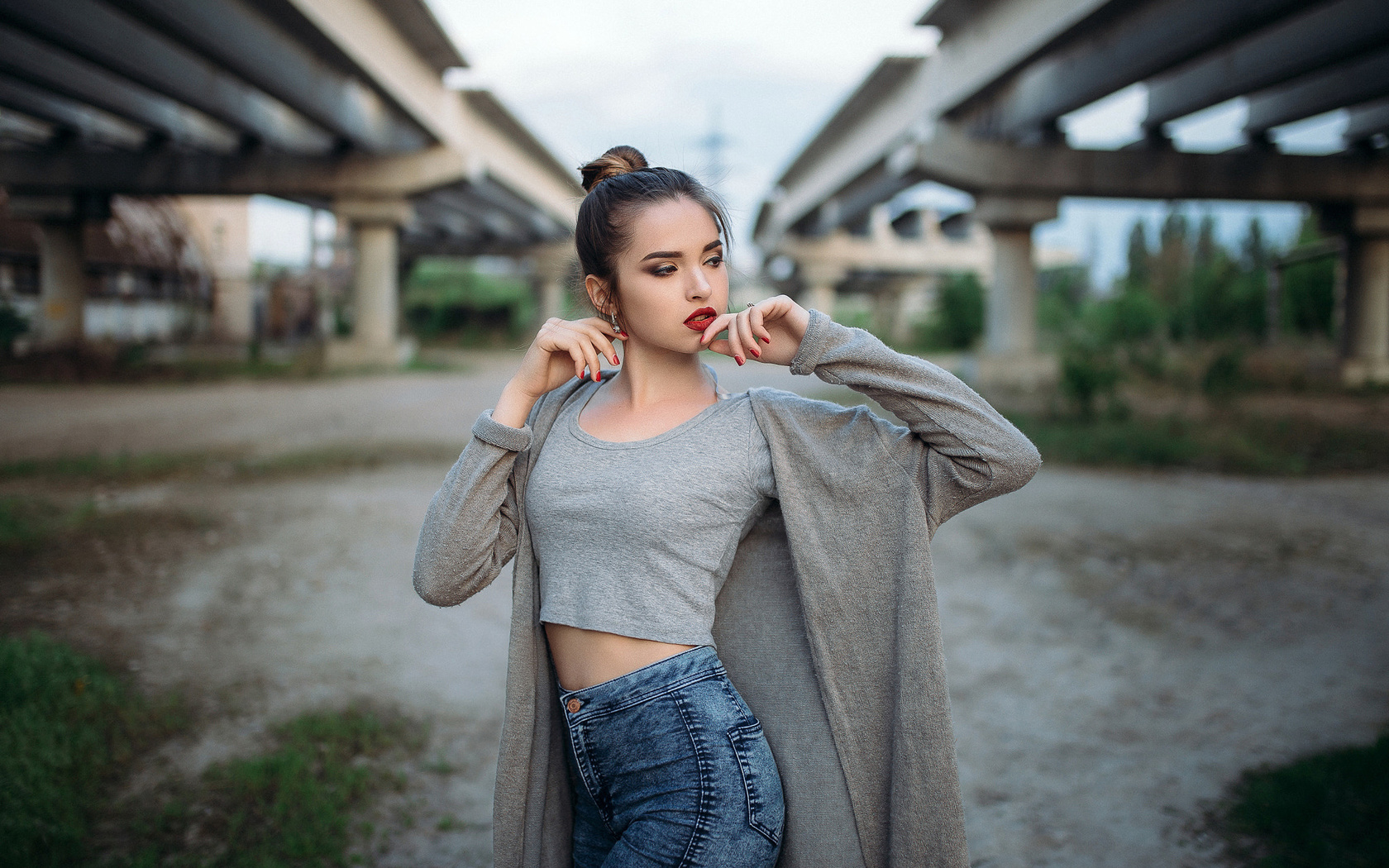 women, red lipstick, jeans, hairbun, red nails, women outdoors, portrait