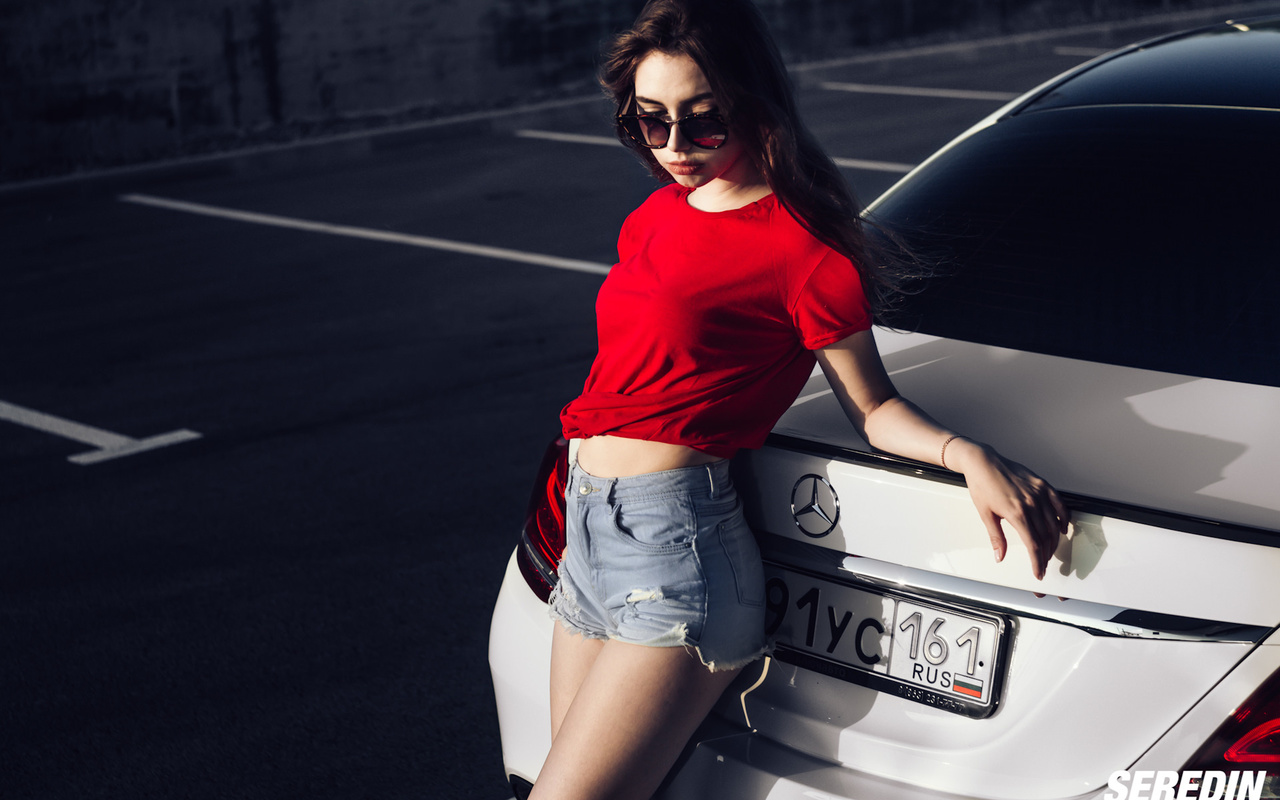 women, portrait, jean shorts, women outdoors, t-shirt, sunglasses, women with cars, seredin , 