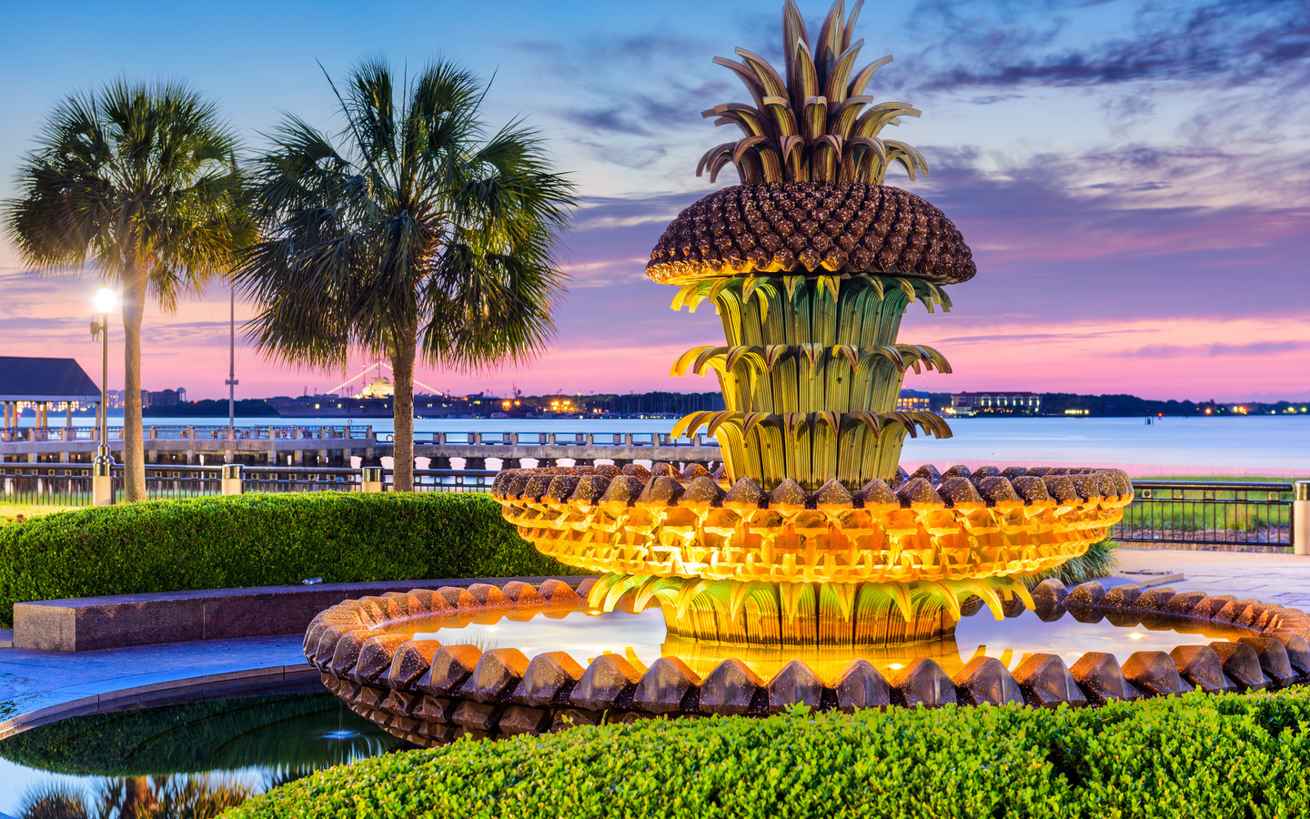 , , charleston pineapple fountain, , , 