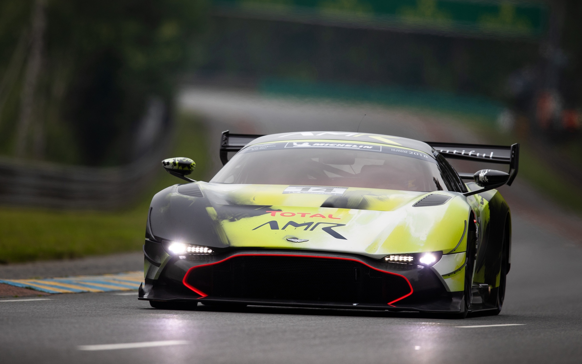 aston martin, vulcan, amr pro