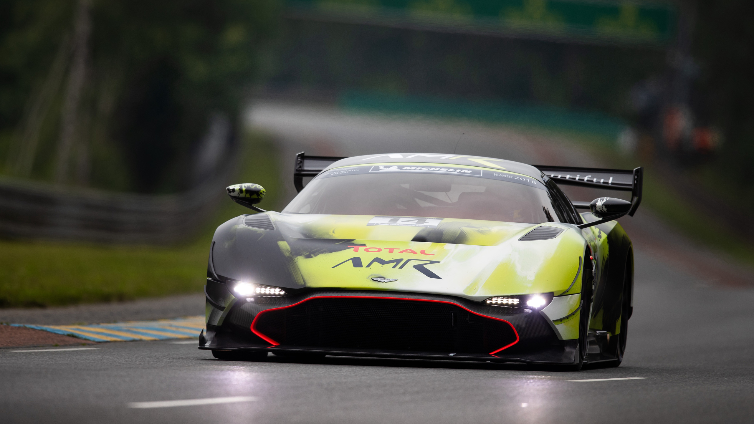 aston martin, vulcan, amr pro