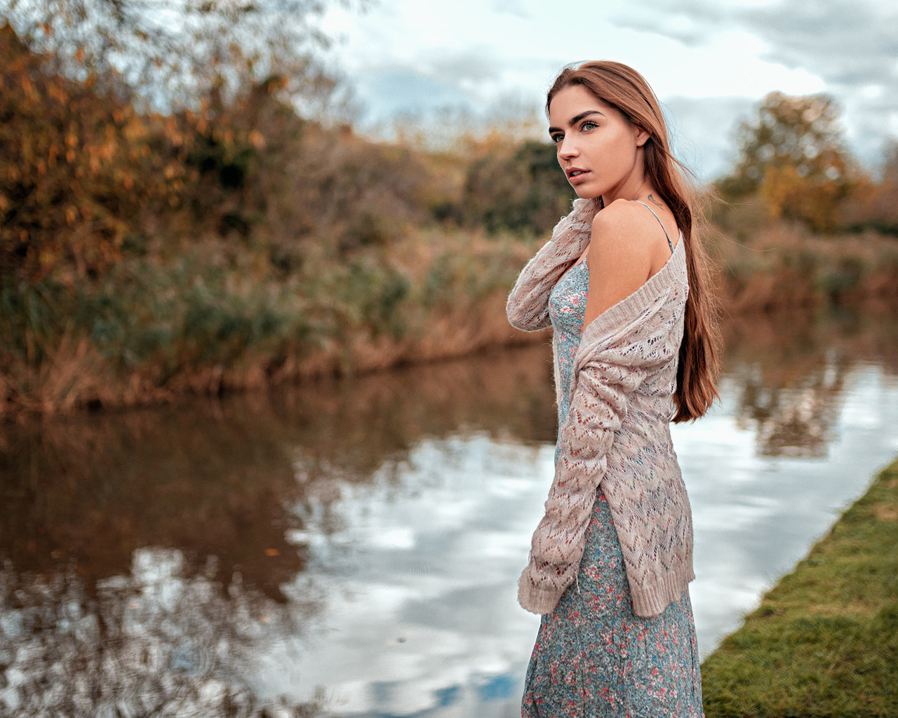 women, portrait, dress, river, looking away, reflection, tattoo, long hair, women outdoors, oliver gibbs,lily