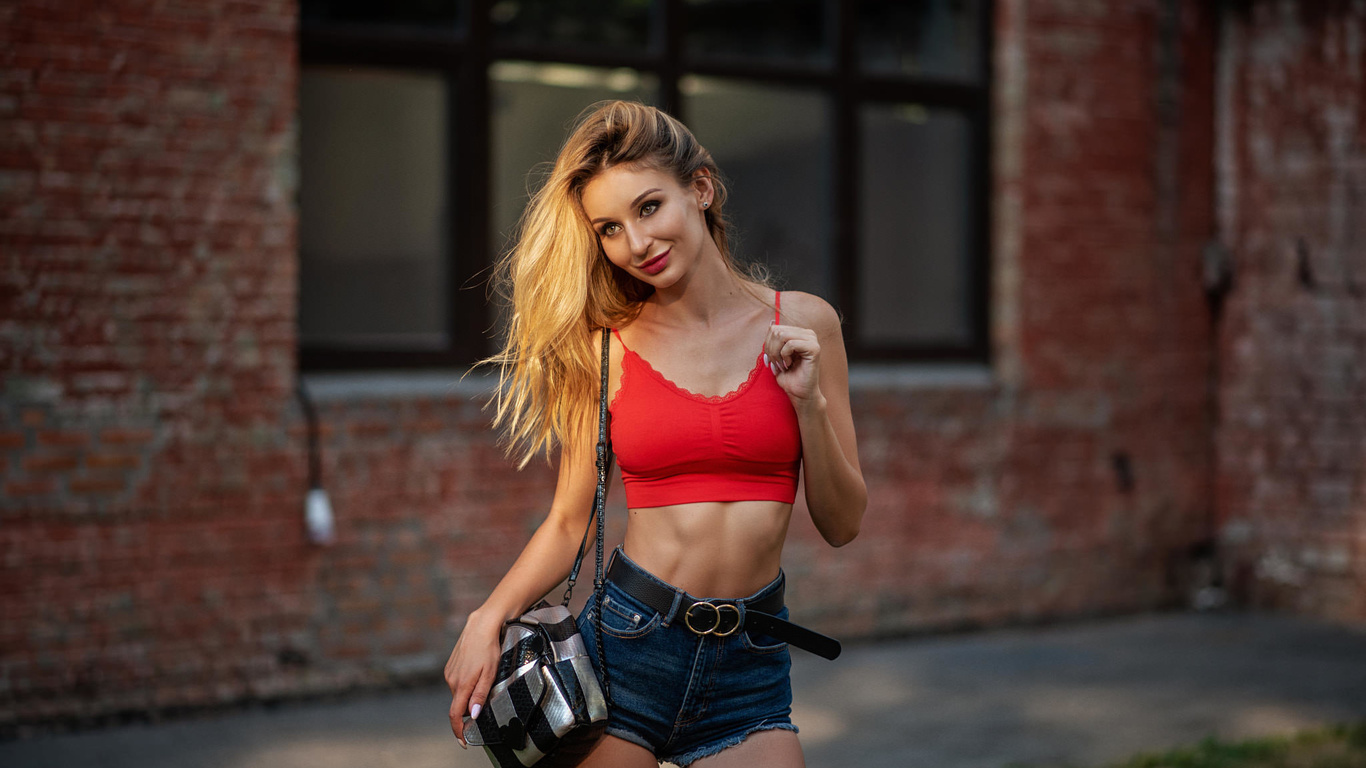 women, blonde, jean shorts, smiling, belt, handbags, pink nails, looking away, women outdoors, brunette