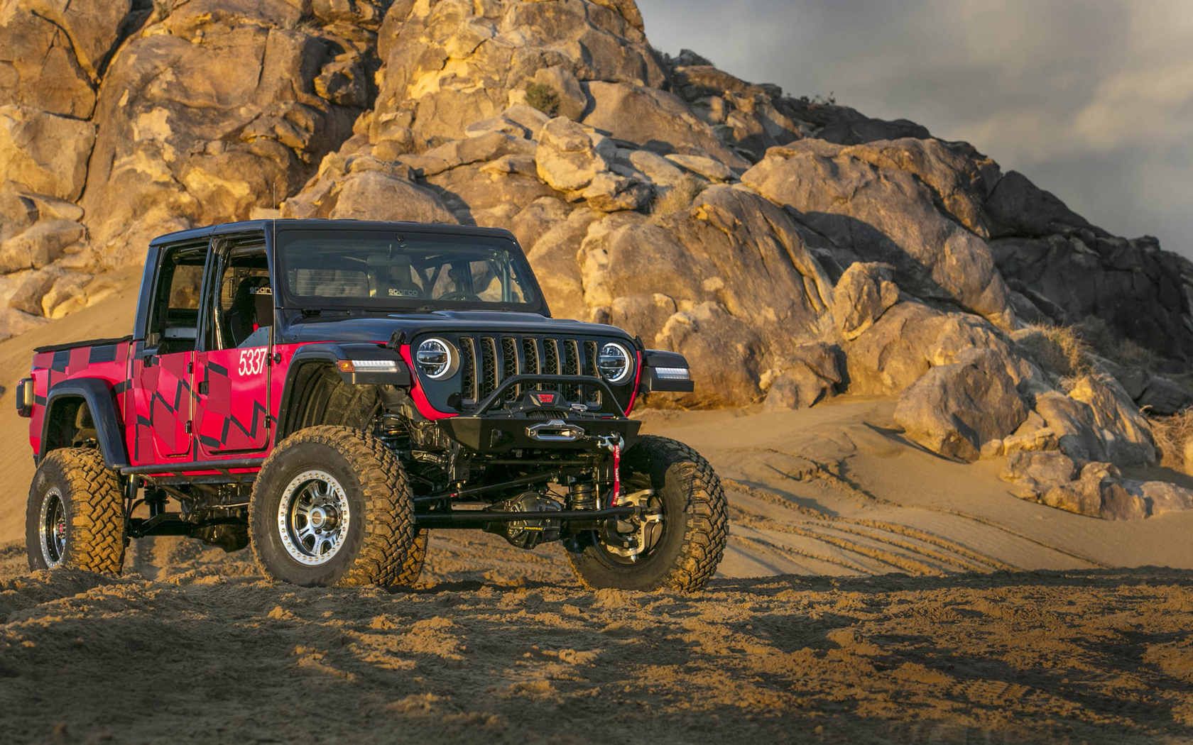 jeep, gladiator, king of the hammers, race car