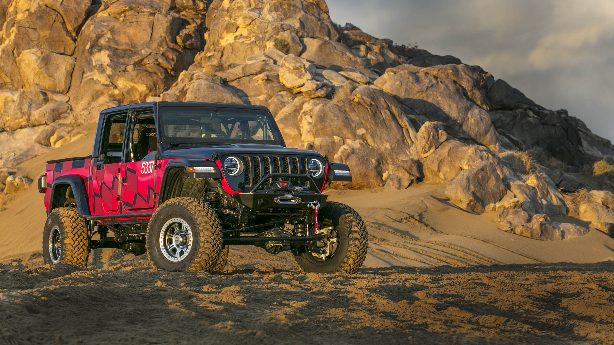 jeep, gladiator, king of the hammers, race car