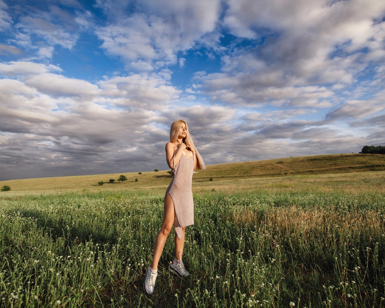 women, blonde, long hair, women outdoors, sneakers, socks, dress, brunette, looking away, sky, clouds