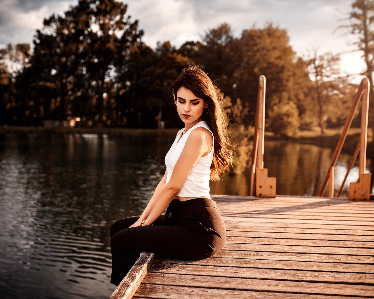 women, sitting, pier, lake, water, trees, women outdoors, hoop earrings, nicolas baer