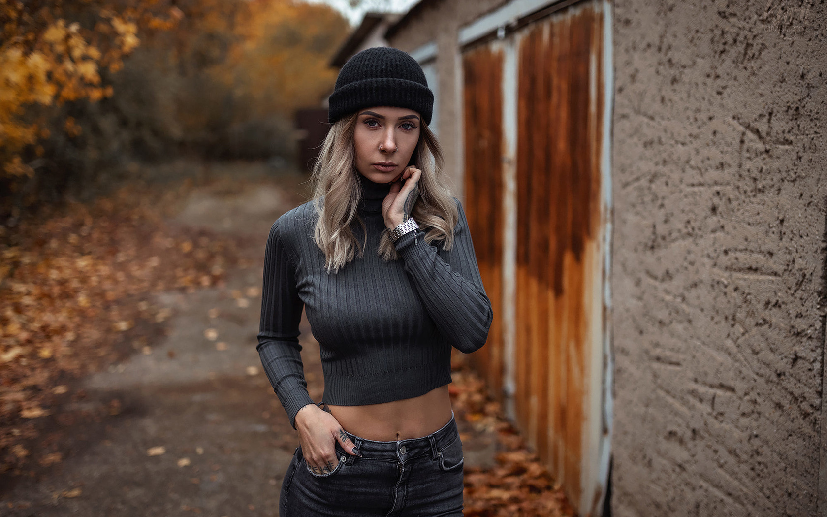 women, blonde, tattoo, women outdoors, nose ring, jeans, belly, portrait, bonnet, leaves, watch, christian lehnen, kucil photography