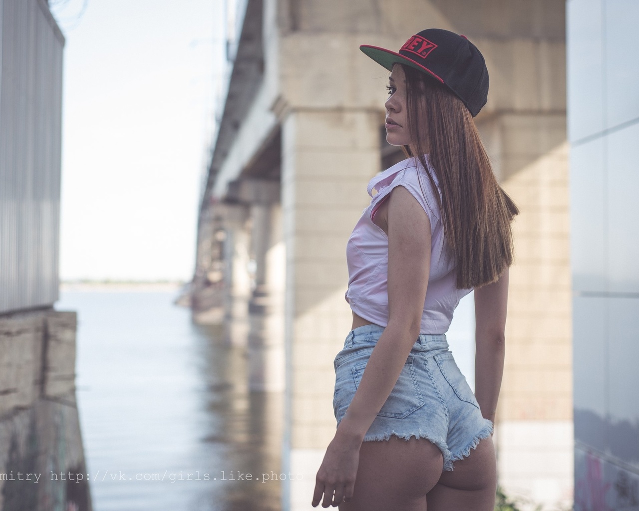 women, baseball cap, jean shorts, ass, brunette, bridge, river, looking away, women outdoors