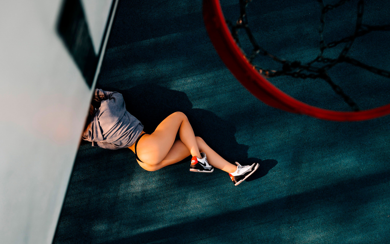 women, ass, sweater, nike, sneakers, black panties, top view, hoop, chains, brunette