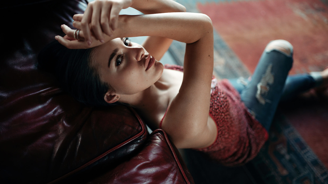 women, sitting, torn jeans, couch, looking at viewer, juicy lips, portrait, on the floor, pink nails