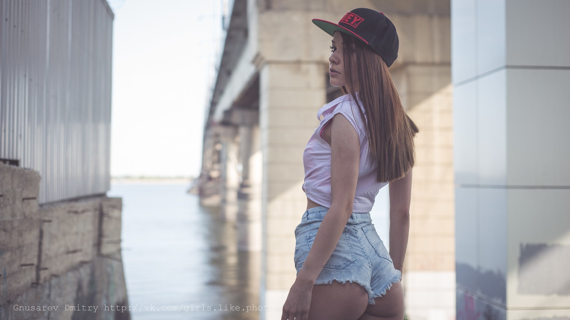 women, baseball cap, jean shorts, ass, brunette, bridge, river, looking away, women outdoors