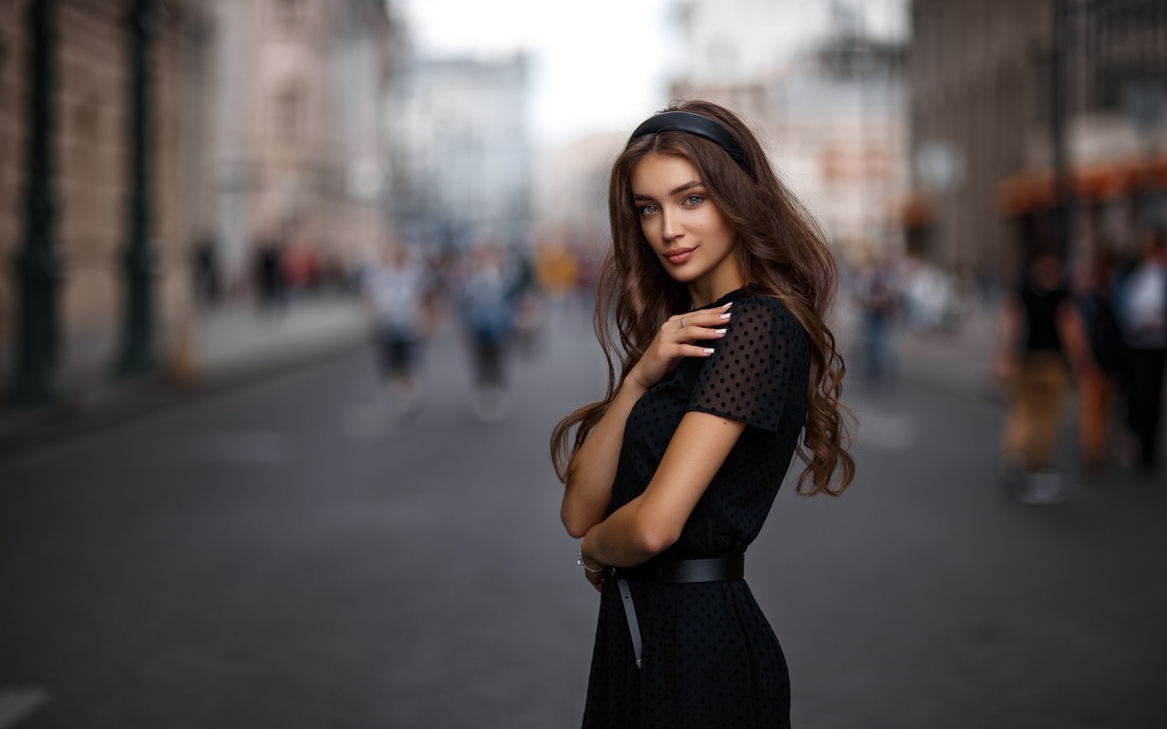 women, brunette, black dress, women outdoors, belt, hairband, smiling, depth of field