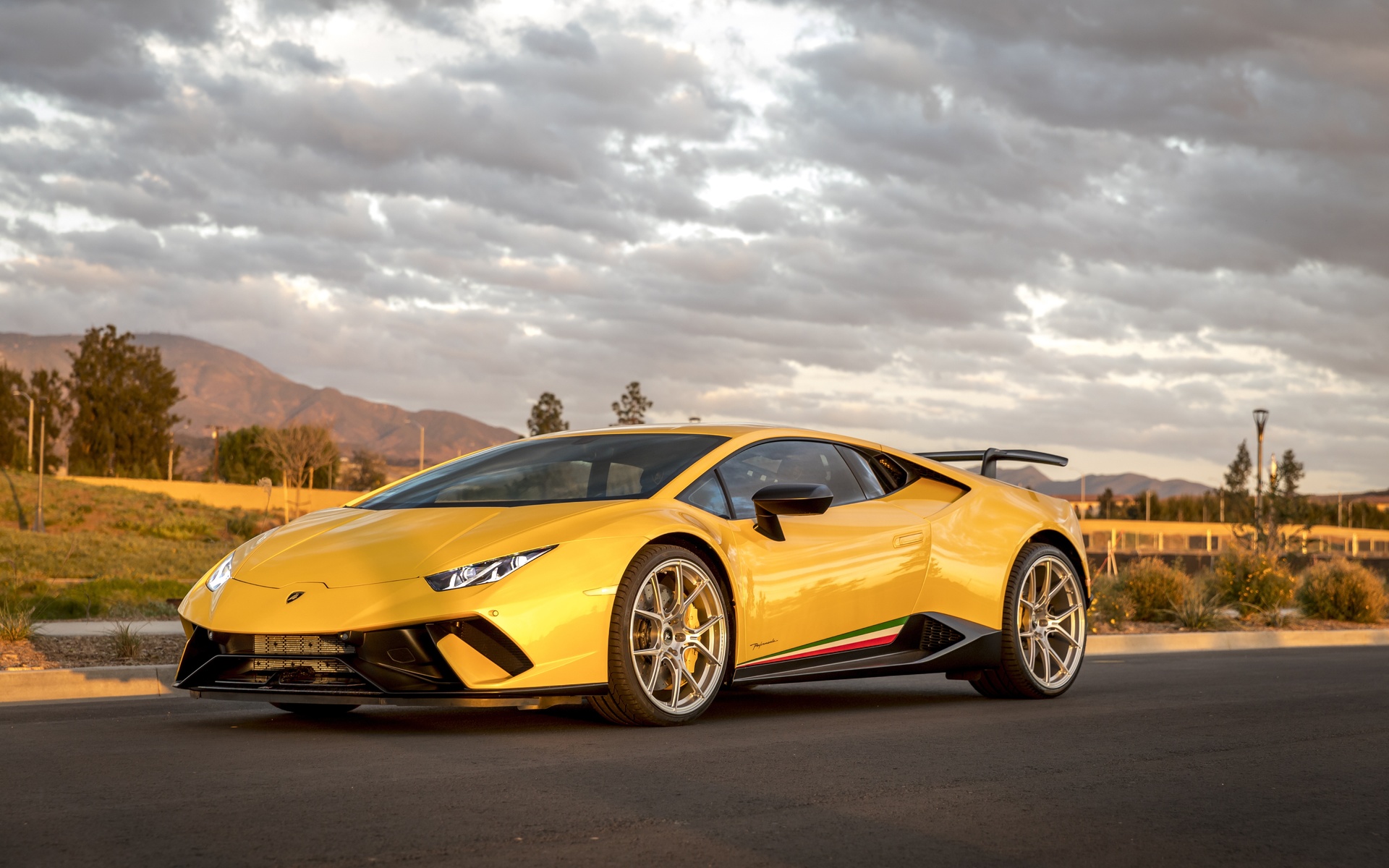 lamborghini, peformante, huracan, yellow